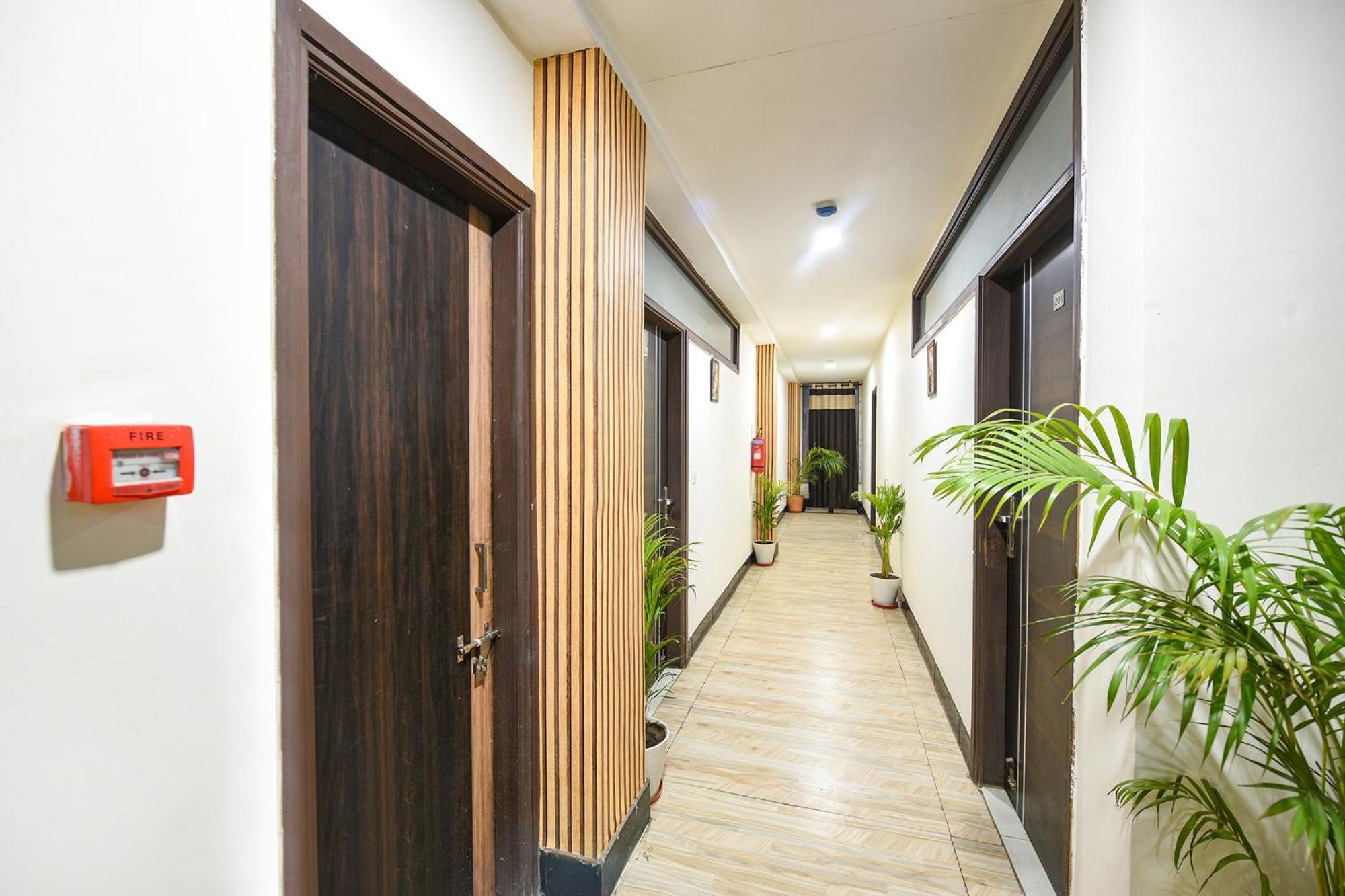 Fabhotel Ess Pee Grand Mohali Zewnętrze zdjęcie